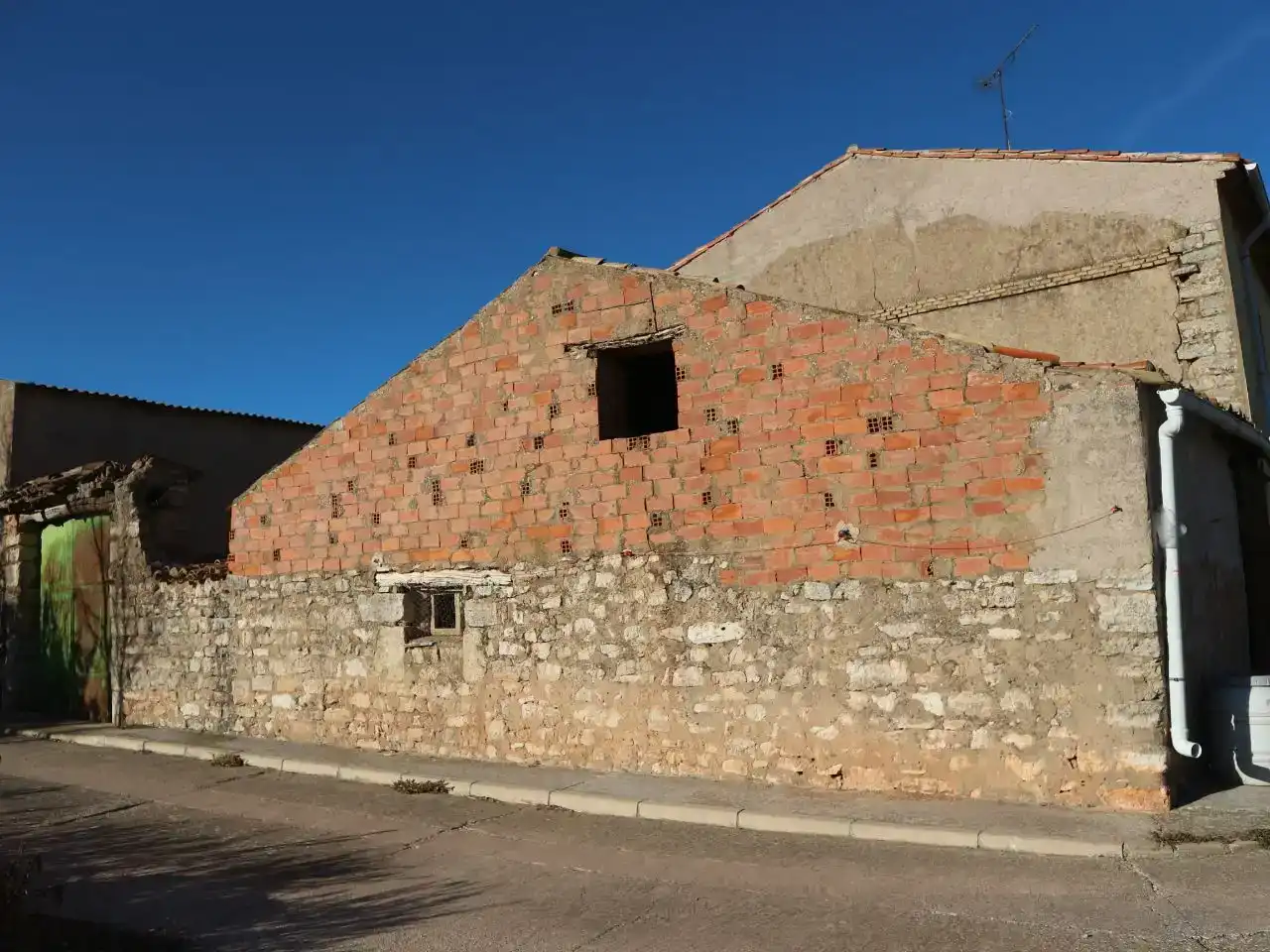 Exterior view of Flat for sale in Olmillos de Muñó  with Furnished