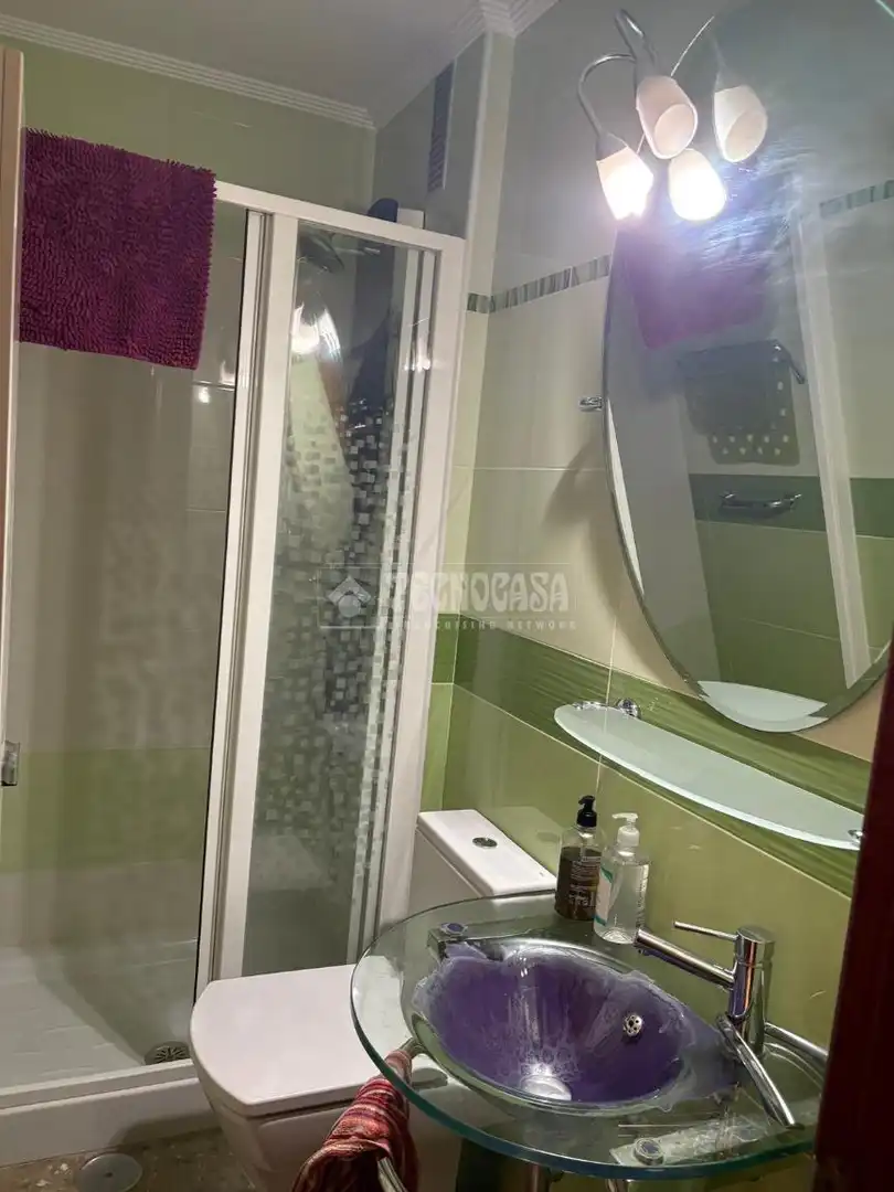 Bathroom of Flat for sale in Sevilla  with Terrace