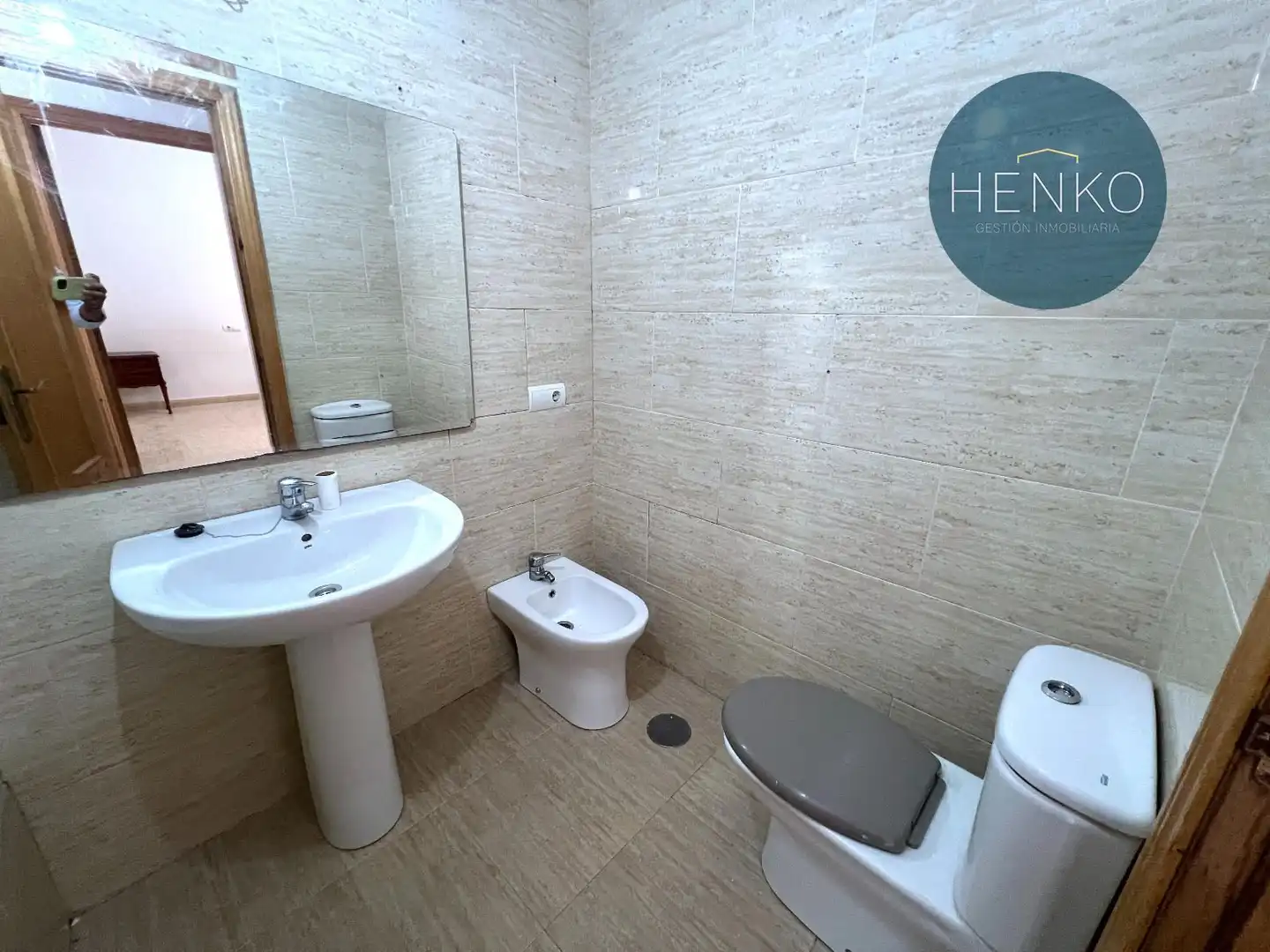 Baño de Piso en venta en Lepe con Trastero, Balcón y Alarma