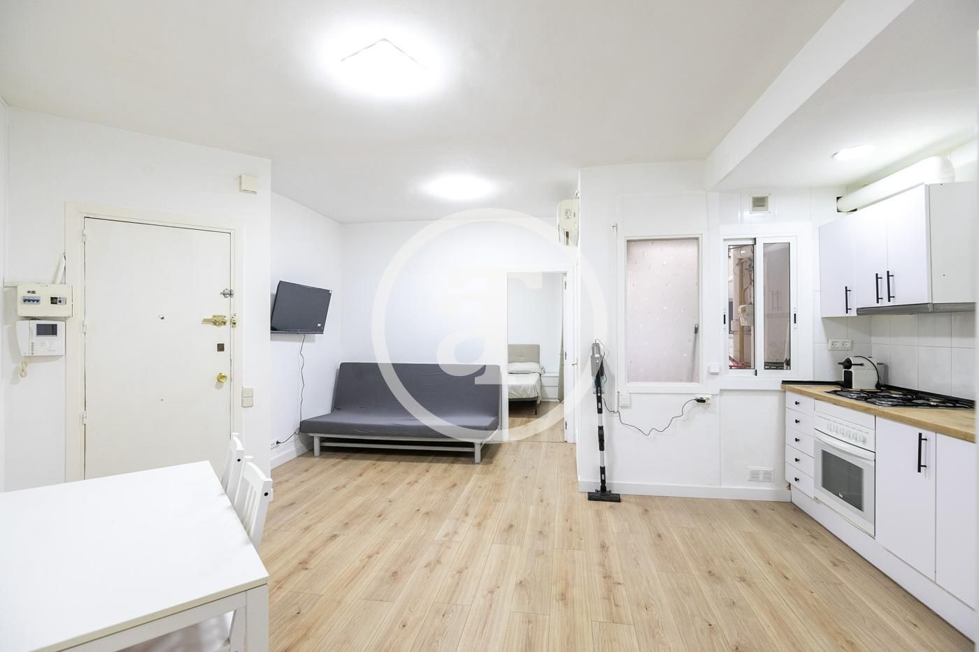 Flat to rent in  Barcelona Capital  with Air Conditioner, Furnished and Oven