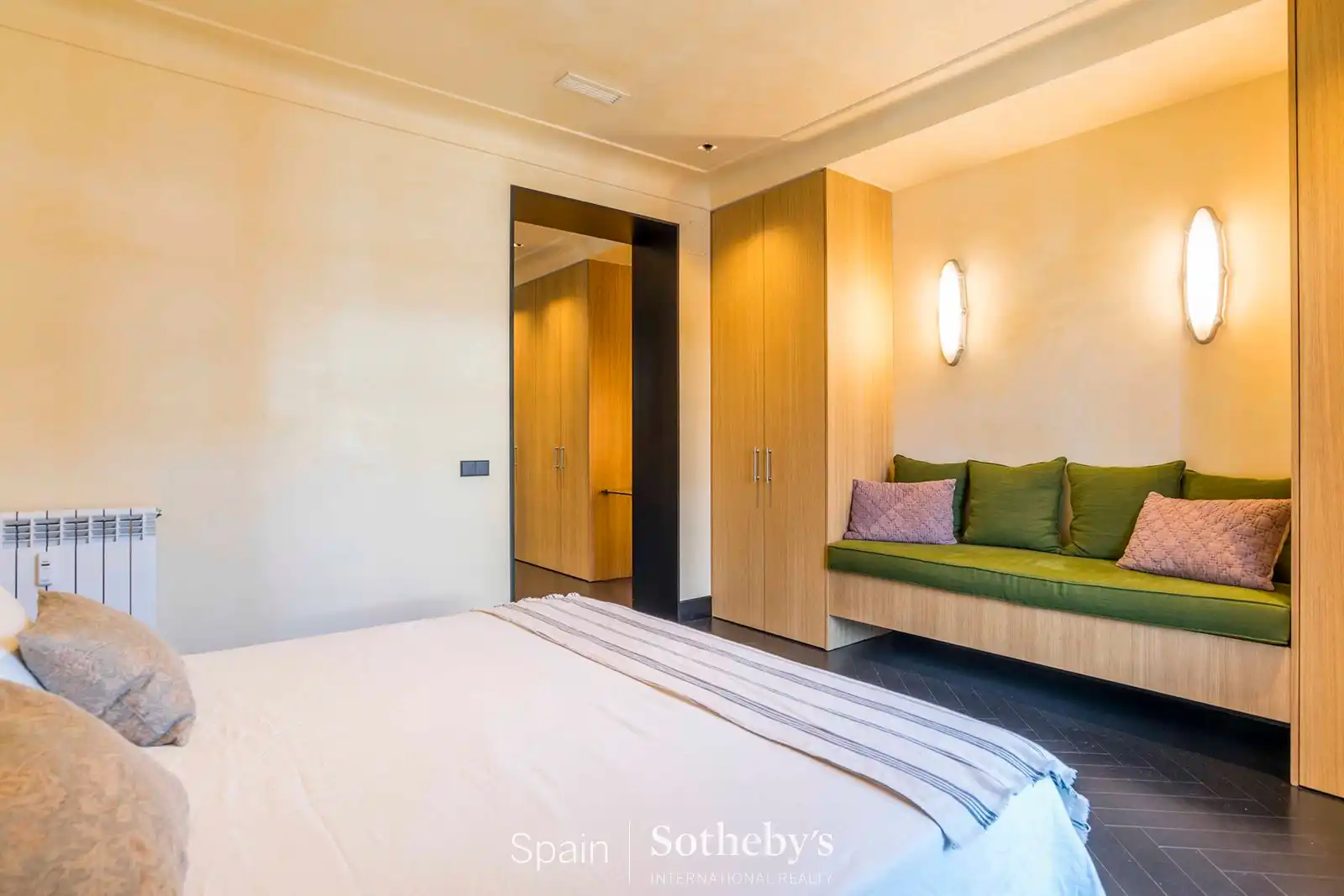 Dormitori de Apartament en venda en Madrid amb Aire condicionat i Calefacció