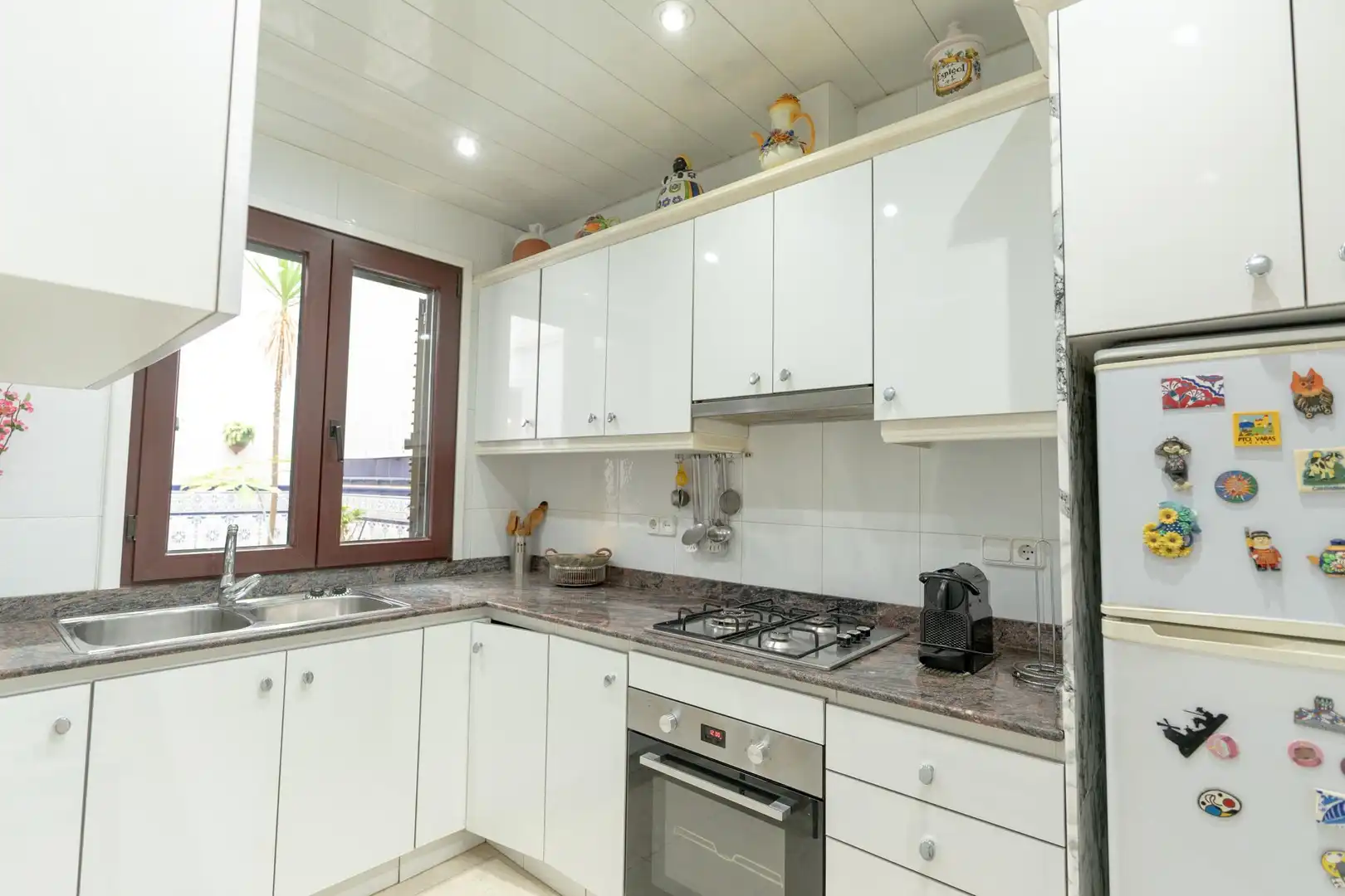 Cocina de Casa adosada en venta en L'Hospitalet de Llobregat con Terraza
