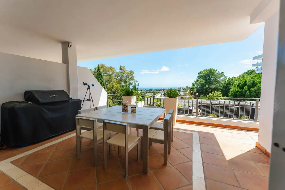 Terrassa de Apartament en venda en Benahavís amb Alarma