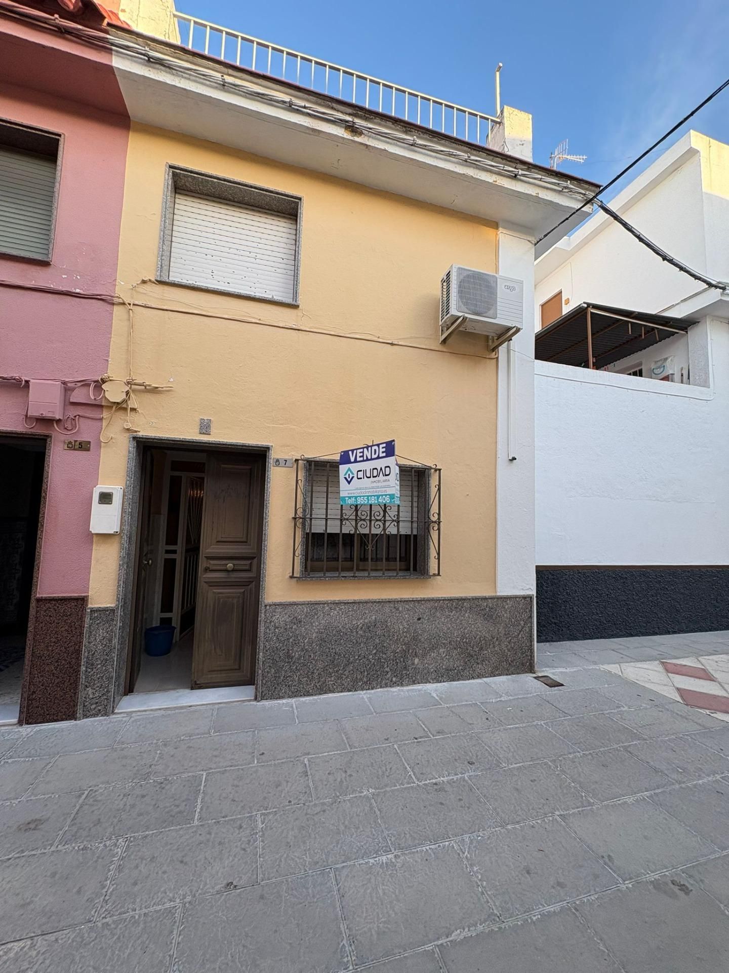 Exterior view of House or chalet for sale in Morón de la Frontera