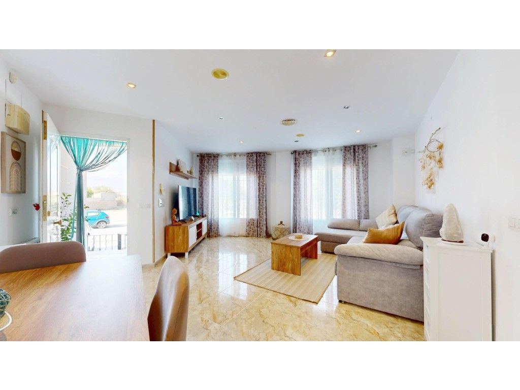 Sala d'estar de Casa adosada en venda en Onda amb Aire condicionat, Calefacció i Terrassa