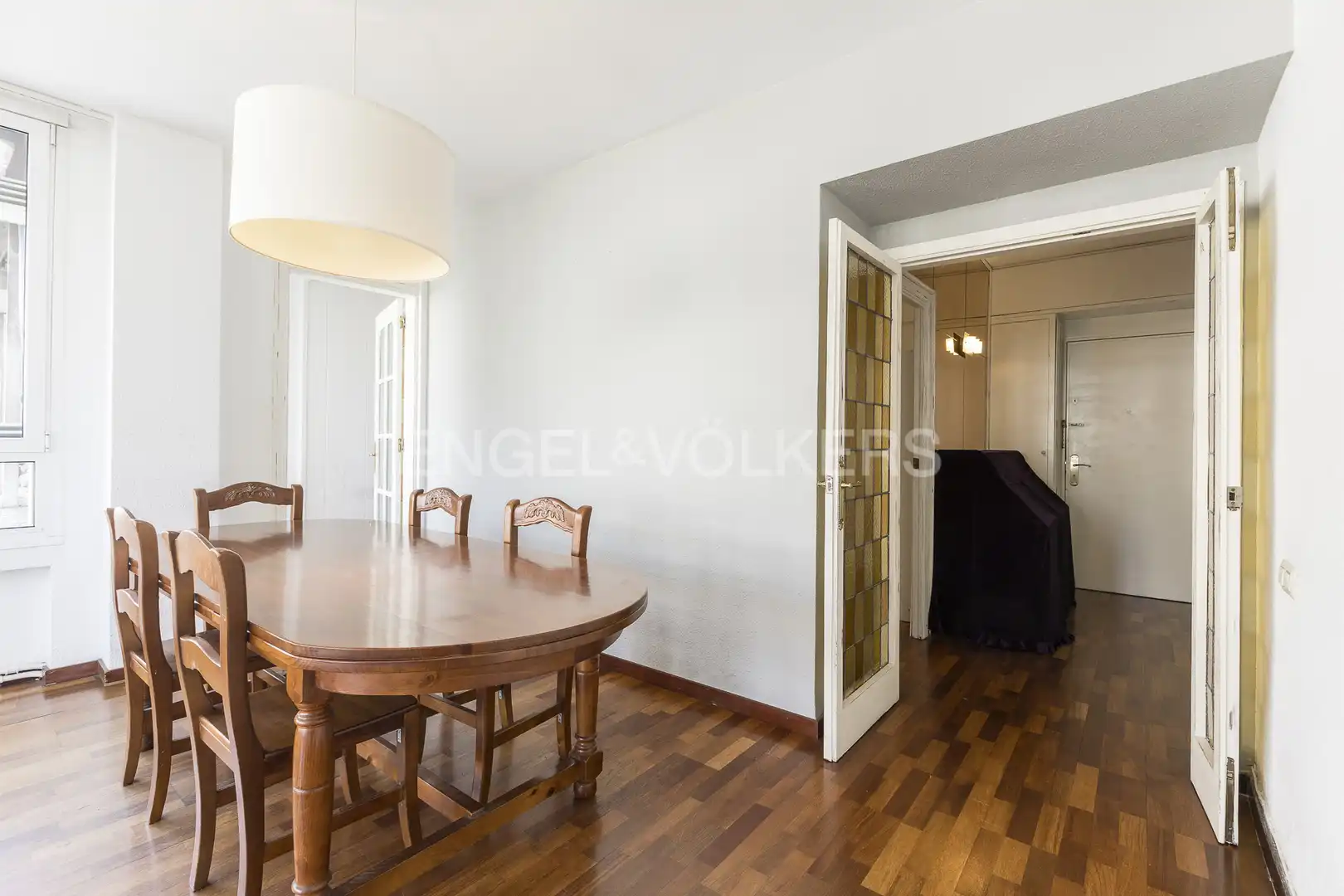 Comedor de Piso en venta en Barcelona con Calefacción y Parquet