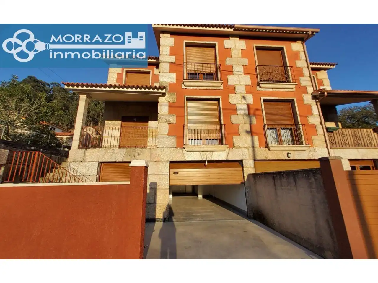 Vista exterior de Casa adosada en venta en Moaña con Calefacción, Jardín privado y Terraza