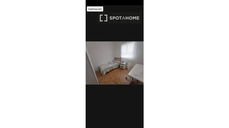 Habitación de Apartamento para compartir en Madrid con Aire acondicionado, Terraza y Amueblado