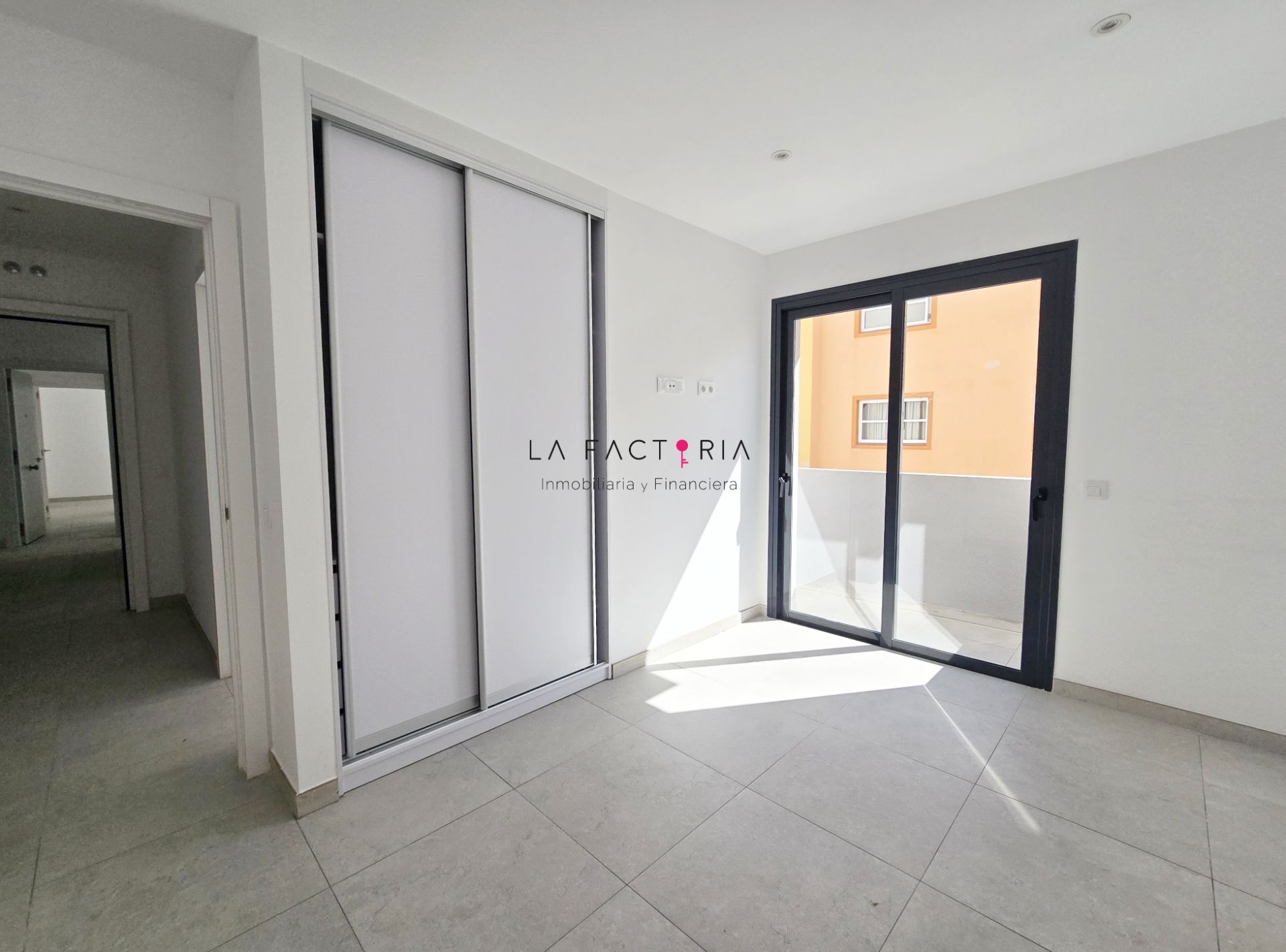 Habitación de Piso en venta en Guía de Isora con Aire acondicionado, Terraza y Trastero