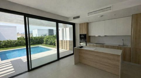 Foto 2 de Casa adosada de alquiler en Nueva Atalaya, Estepona