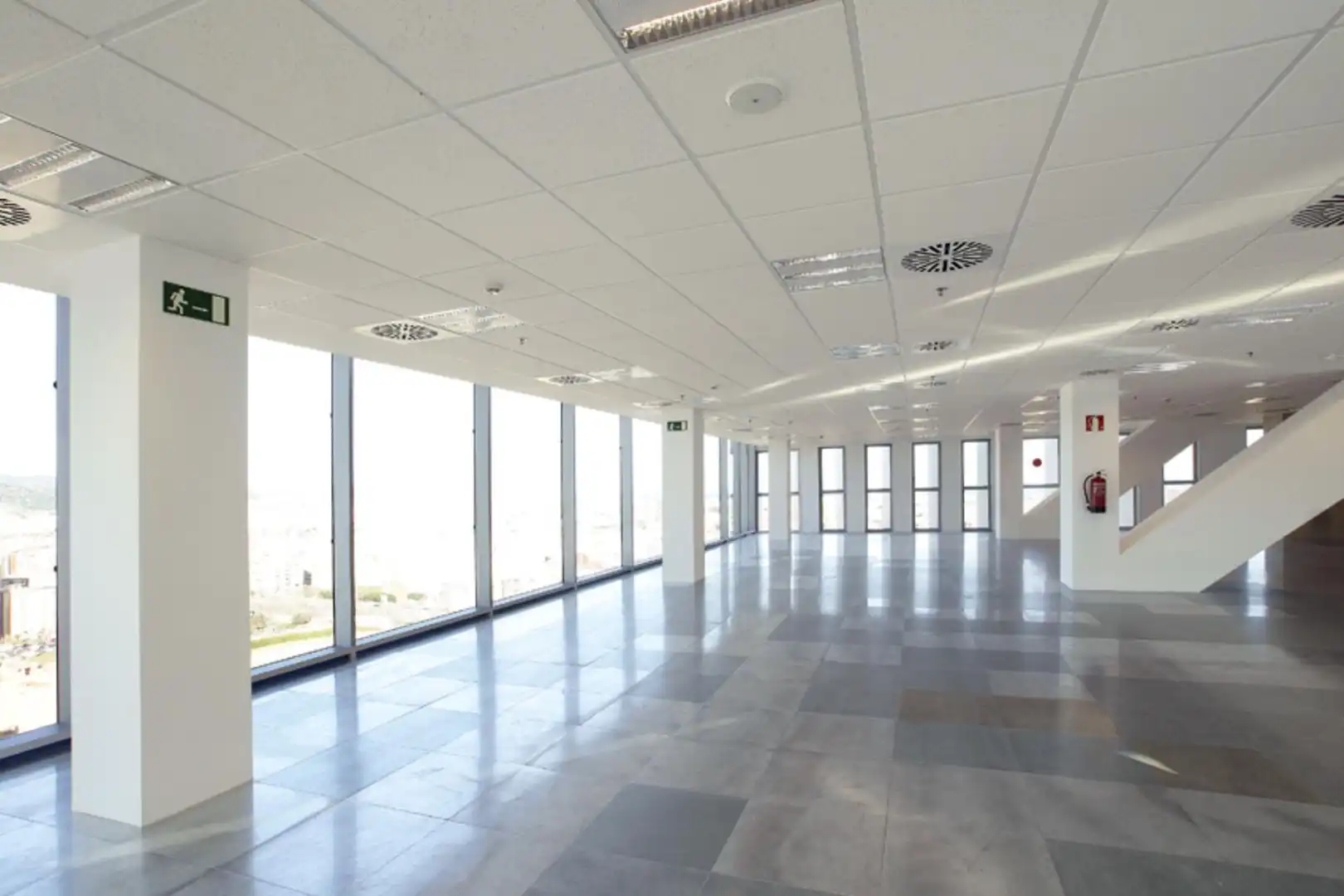 Oficina de lloguer en Barcelona amb Aire condicionat i Calefacció