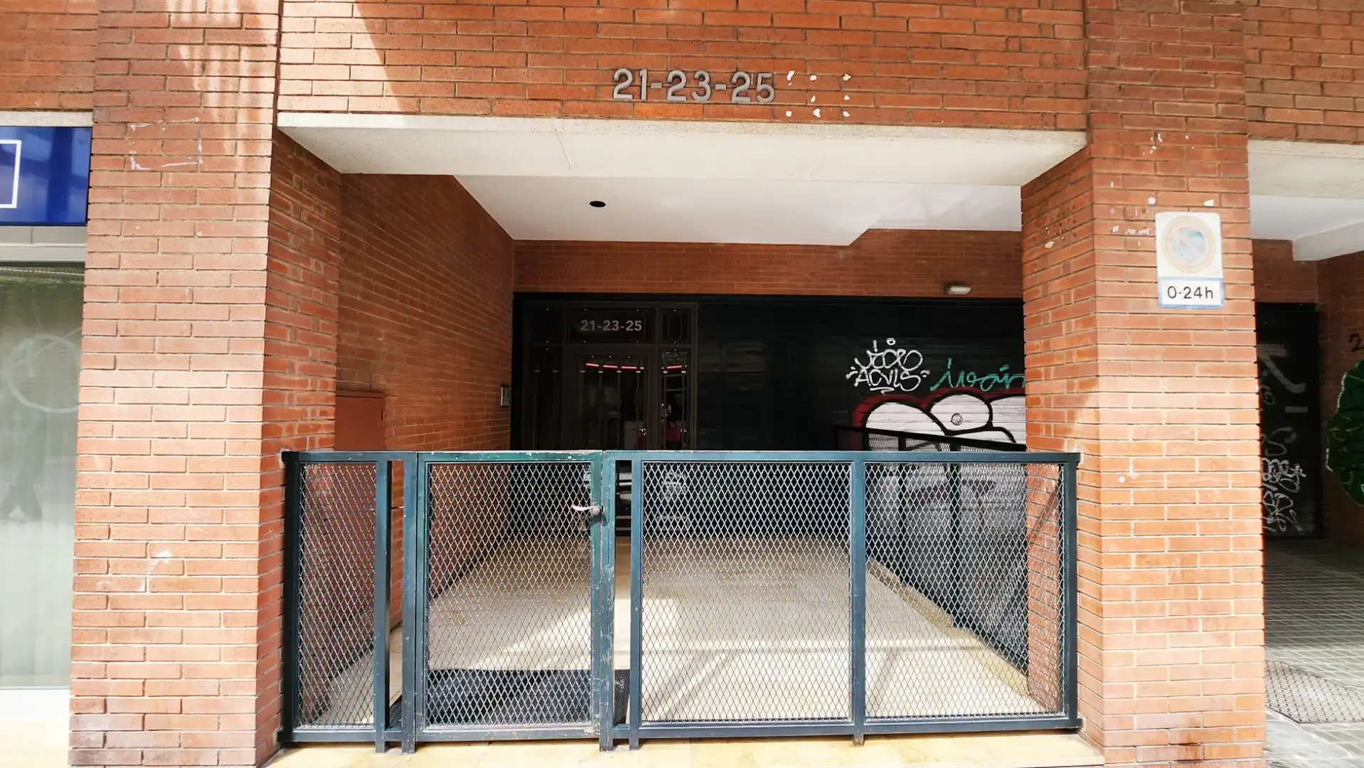 Außenansicht von Garage zur Miete in Barcelona