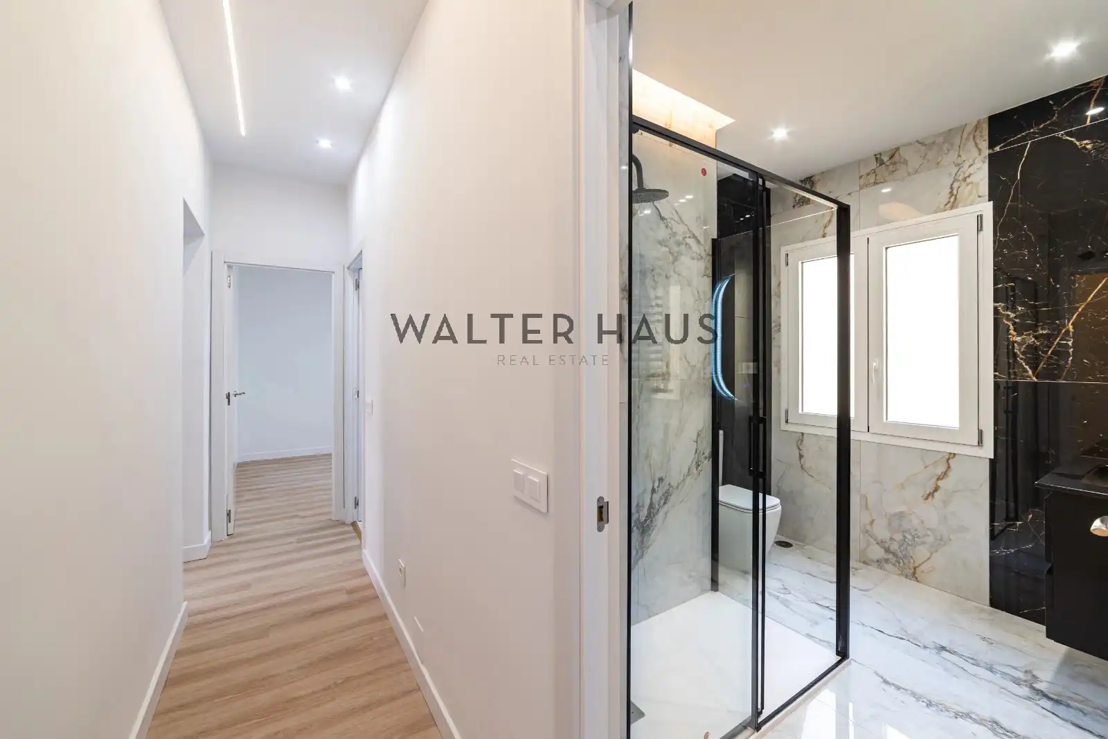 Bathroom of Flat for rent in Madrid  with Air Conditioner, Heating and Storage room