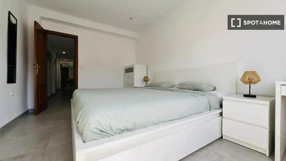 Bedroom of Flat for rent in Valencia  with Air Conditioner, Heating and Furnished
