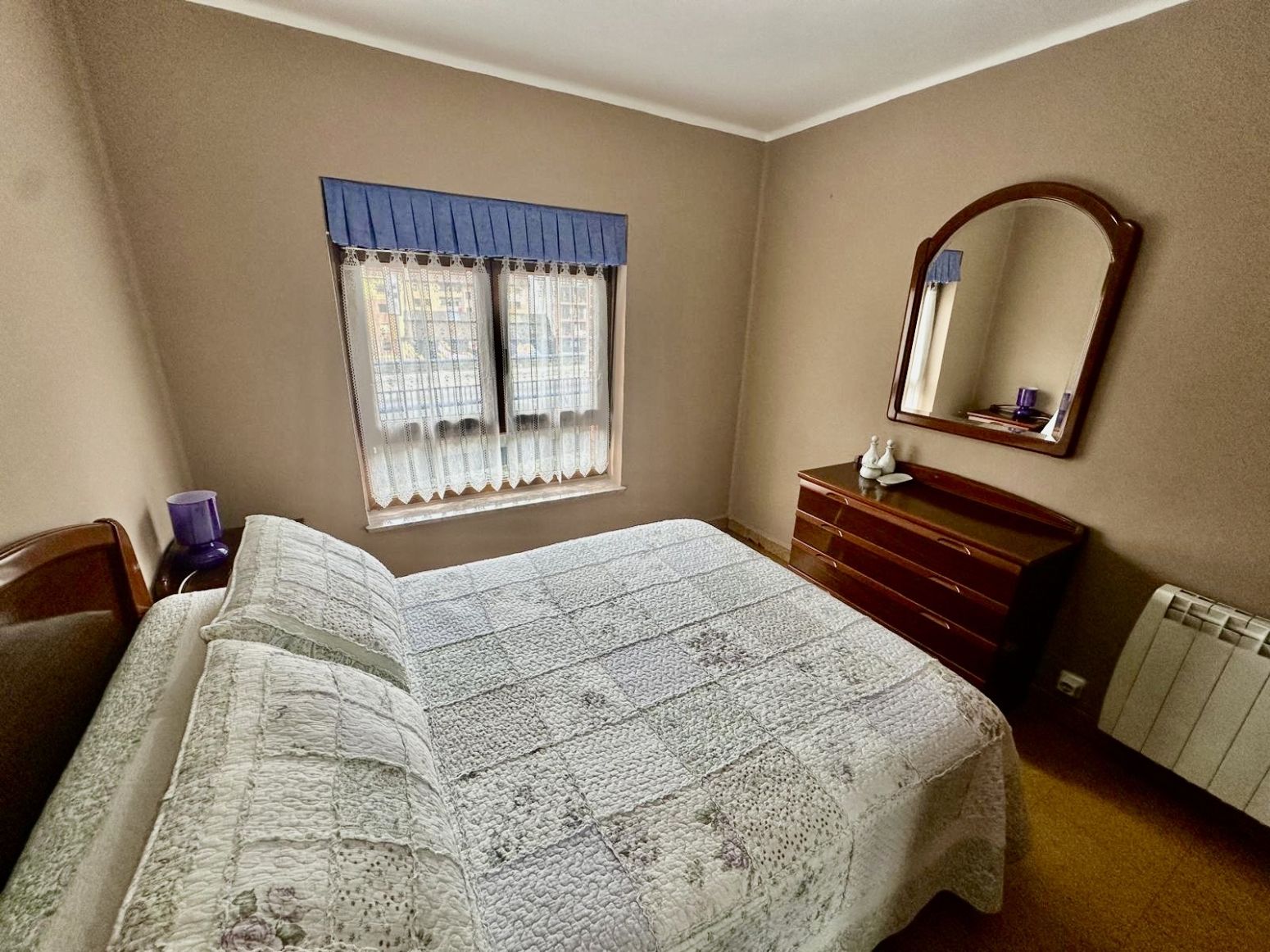 Dormitori de Pis de lloguer en Langreo amb Calefacció, Moblat i Es permeten mascotes