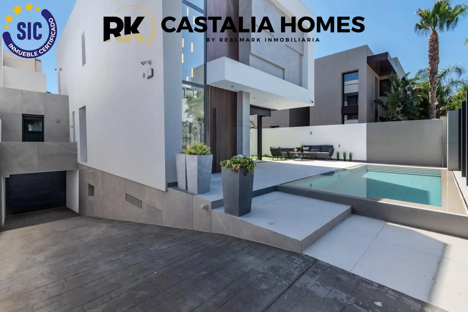 Vista exterior de Casa o xalet en venda en Castellón de la Plana / Castelló de la Plana amb Aire condicionat, Calefacció i Jardí privat