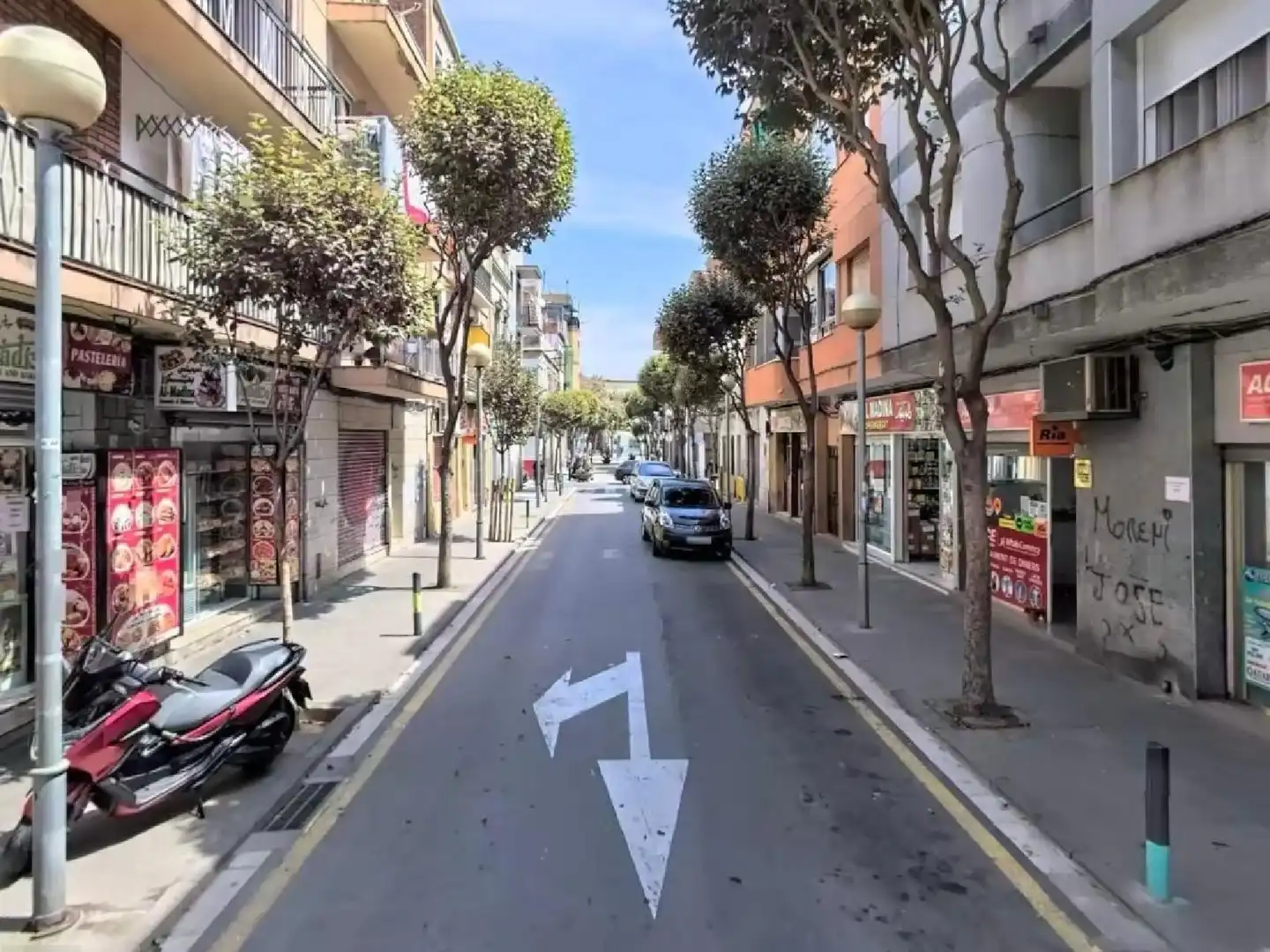 Vista exterior de Pis en venda en Badalona amb Terrassa