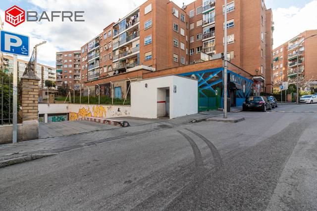 Garaje en Venta en Calle del Toboso en San Isidro