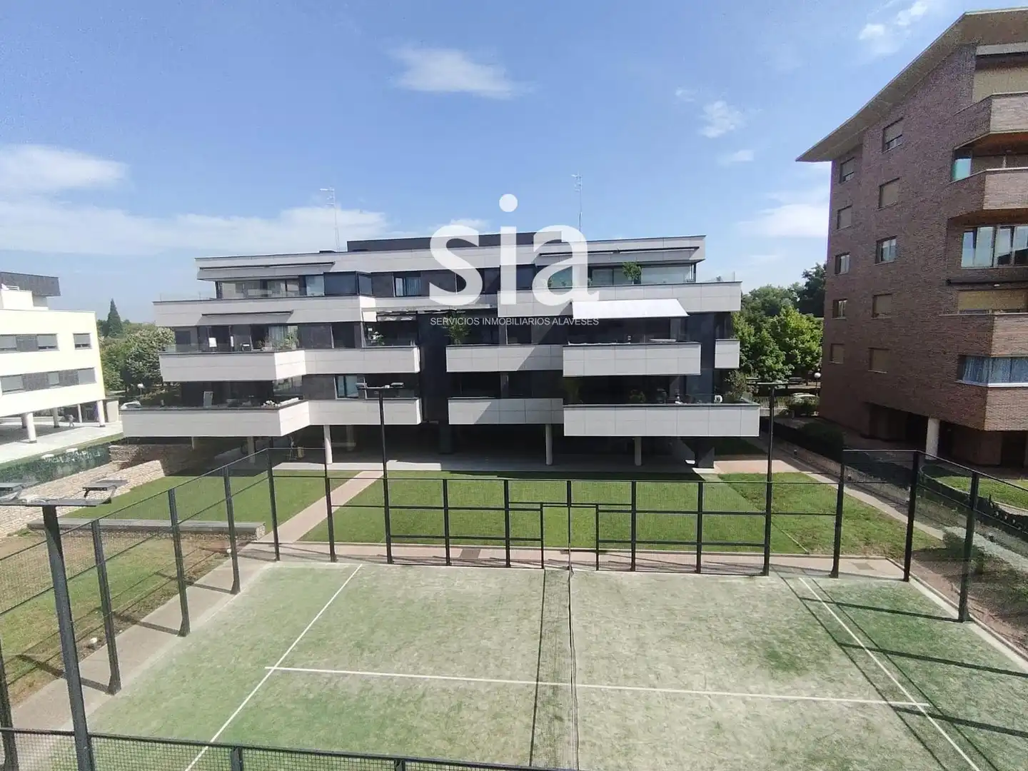 Vista exterior de Pis en venda en Vitoria - Gasteiz amb Calefacció, Terrassa i Traster