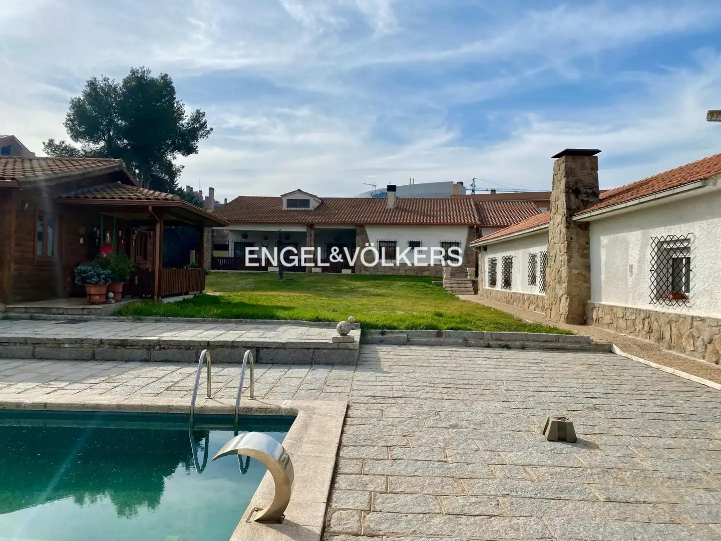 Exterior view of Houses for sale in Madrid  with Heating, Private garden and Terrace