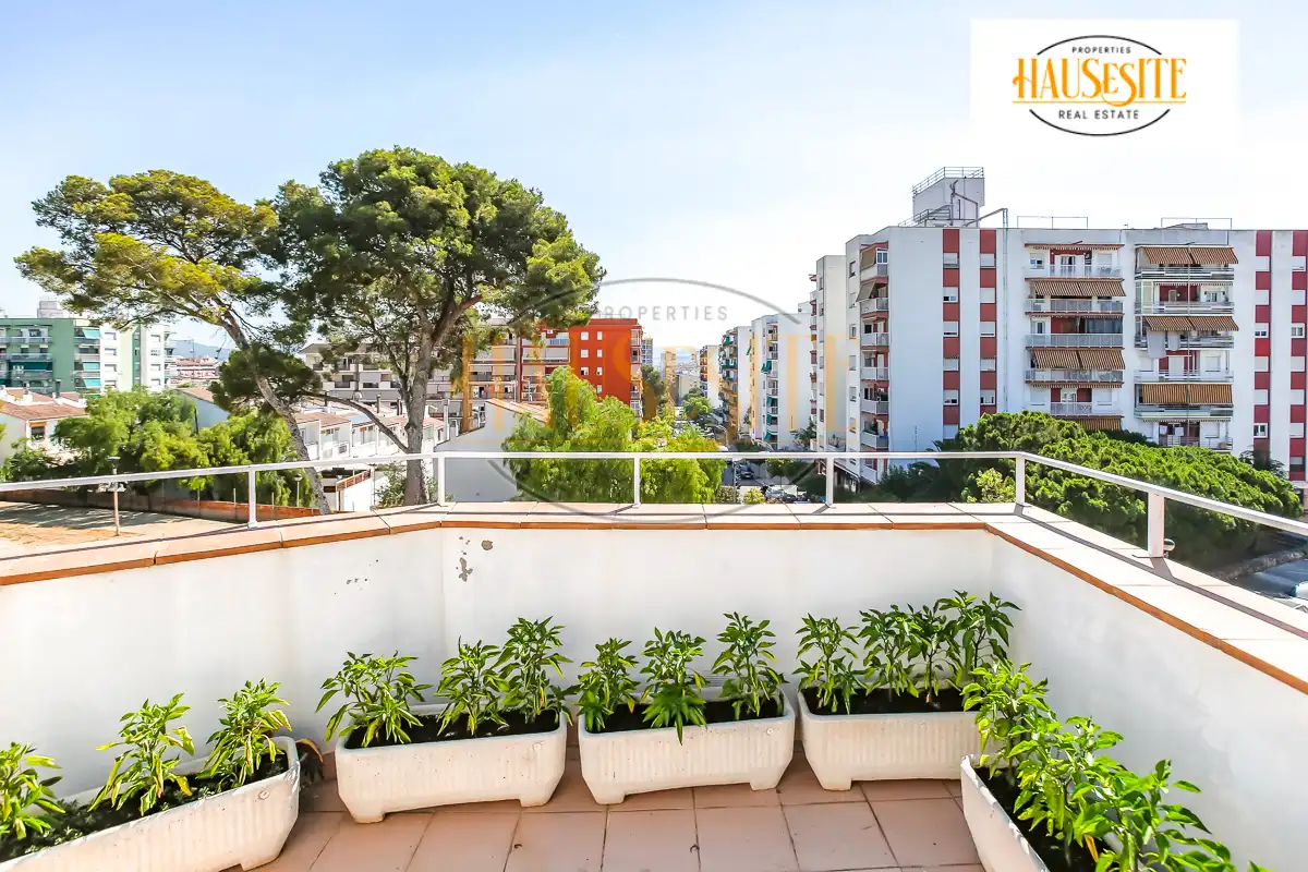 Terrace of Houses for sale in Vilanova i la Geltrú  with Heating, Terrace and Balcony