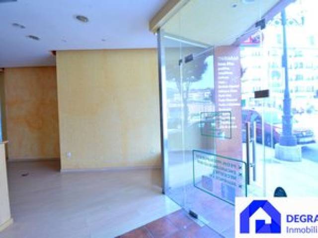 Local comercial en Alquiler en Oviedo - EMILIO ALARCOS LLORACH en Milán - Pumarín