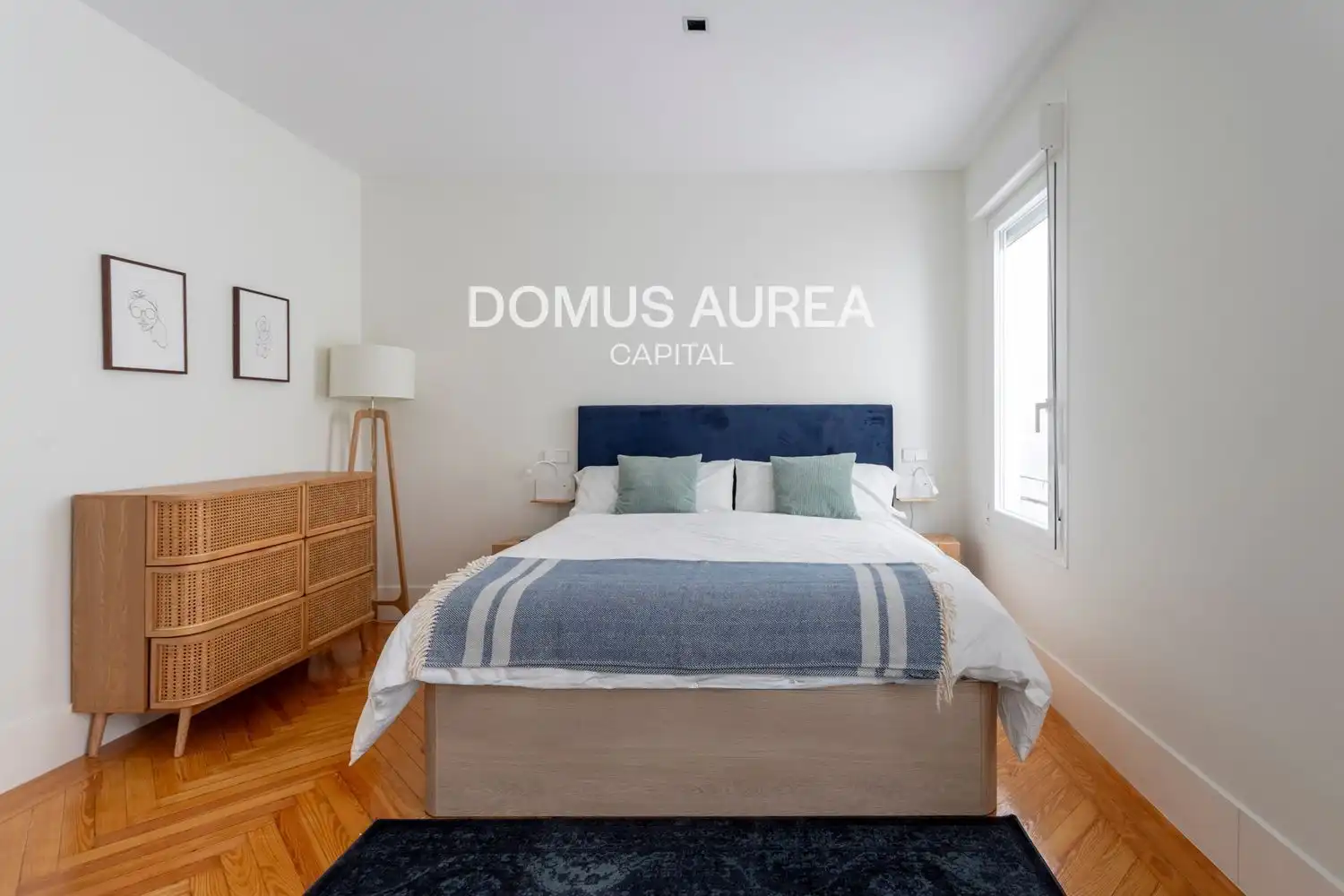 Schlafzimmer von Wohnung zur Miete in Madrid mit Heizung, Parkett und Terrasse