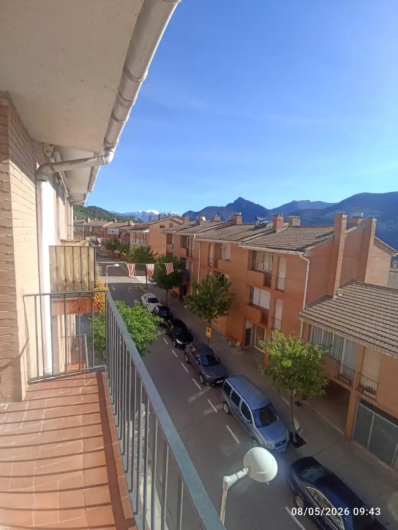 Vista exterior de Piso de alquiler en Cercs con Balcón