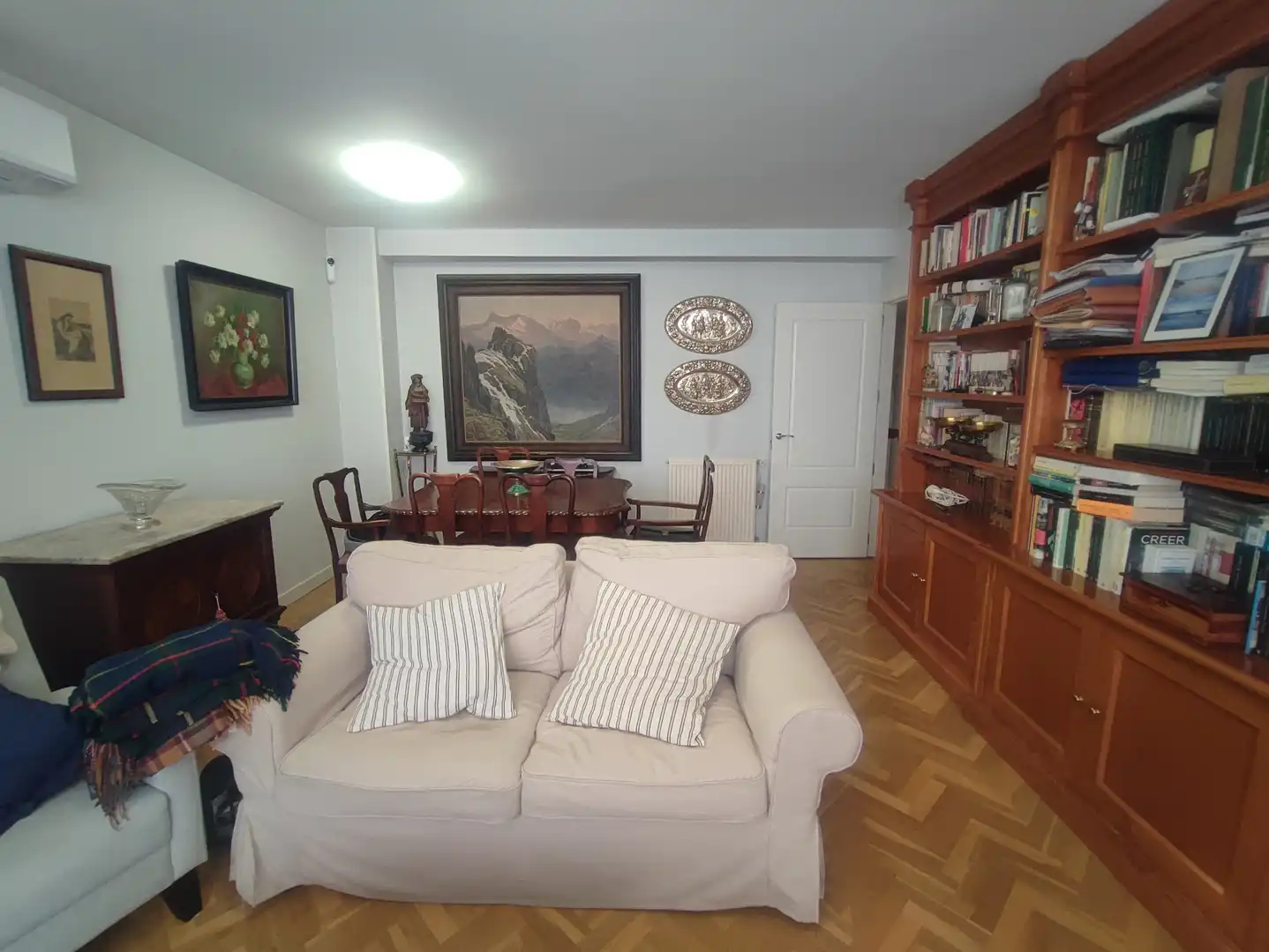 Sala d'estar de Pis en venda en Madrid amb Aire condicionat, Calefacció i Parquet
