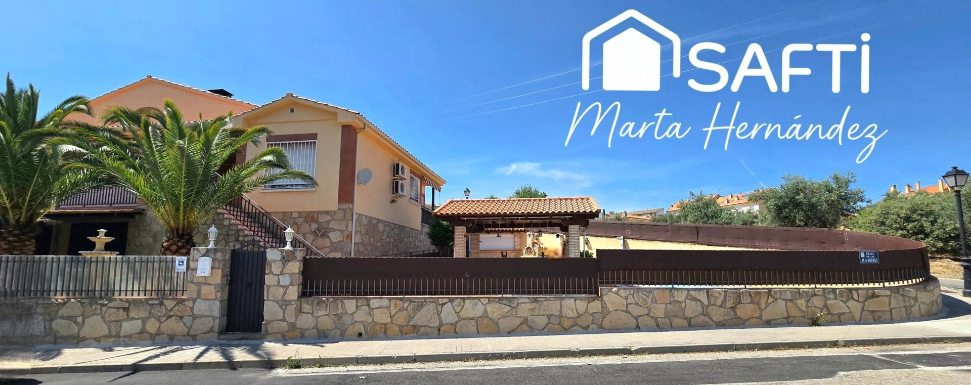 Vista exterior de Casa adosada en venda en San Martín de Valdeiglesias amb Aire condicionat i Calefacció