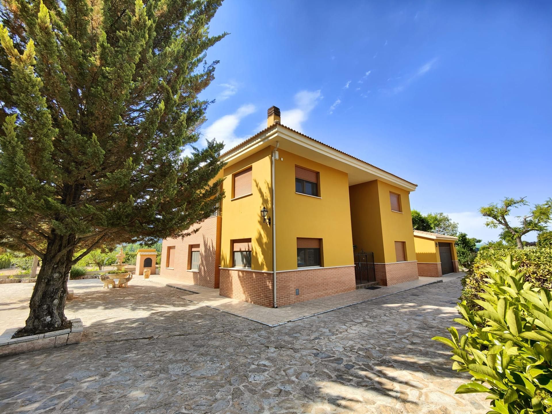 Exterior view of House or chalet for sale in Banyeres de Mariola  with Heating, Private garden and Terrace