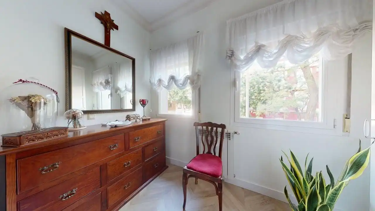 Schlafzimmer von Wohnung zur Miete in Madrid mit Klimaanlage, Heizung und Möbliert