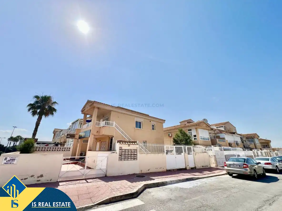 Bungalow with pool for sale in Centro, imagen 2