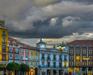 Vista exterior de Casa adosada en venda en Burgos Capital amb Calefacció, Jardí privat i Terrassa