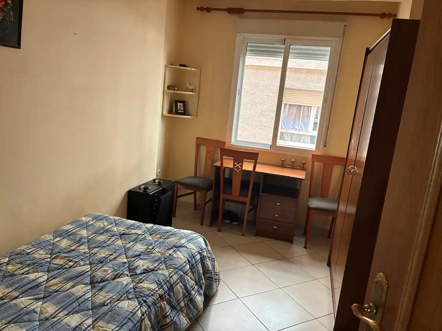 Dormitori de Pis en venda en Granada amb Aire condicionat, Moblat i Rentadora