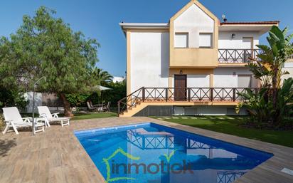 Piscina de Casa o xalet en venda en El Rompido amb Aire condicionat, Jardí privat i Piscina