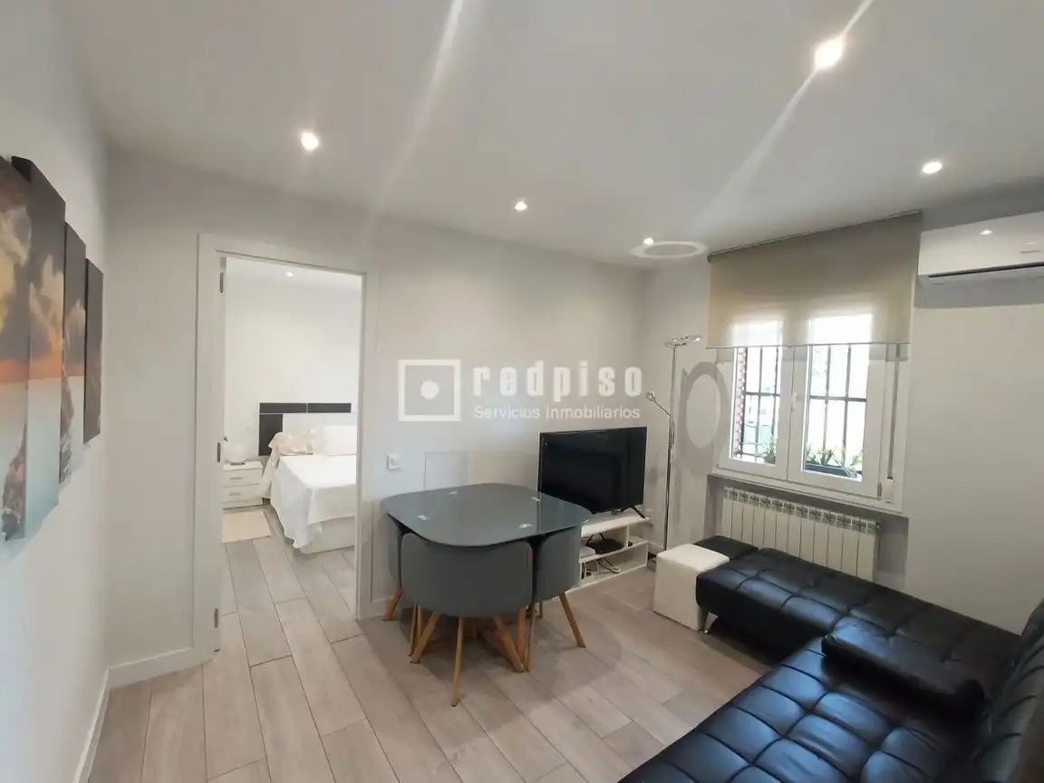 Schlafzimmer von Wohnung zur Miete in Madrid mit Klimaanlage, Heizung und Parkett