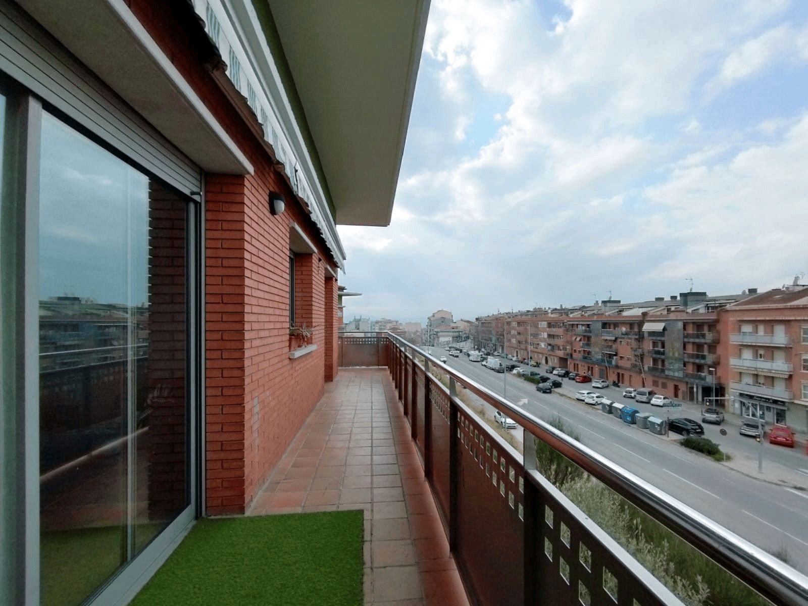 Exterior view of Duplex for sale in Rubí  with Heating, Terrace and Balcony