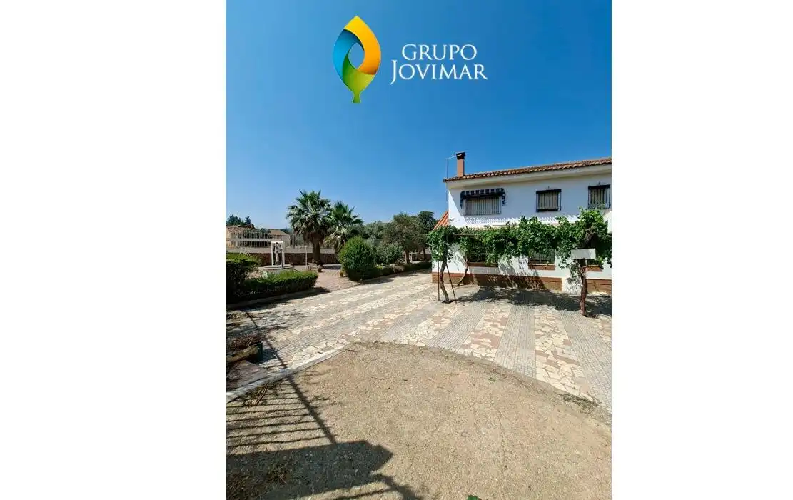 Jardín de Casa o chalet en venta en Guadix con Calefacción, Piscina y Amueblado