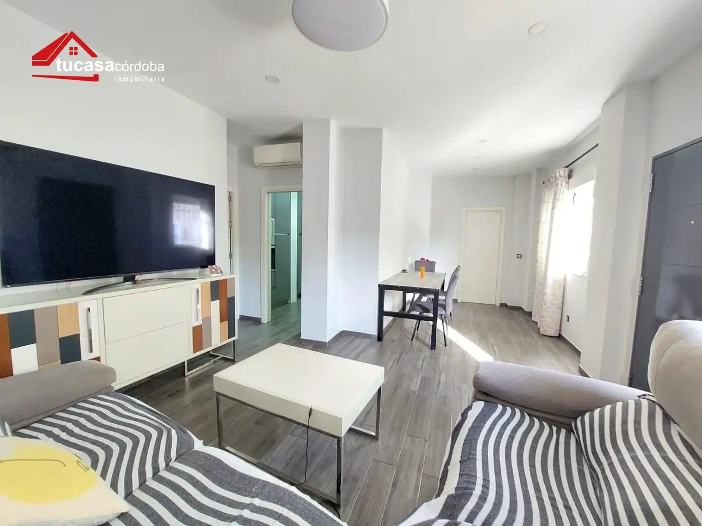 Sala d'estar de Casa o xalet en venda en Córdoba amb Terrassa