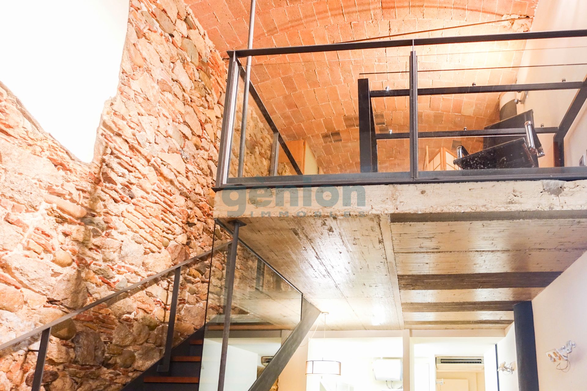 Duplex for sale in Girona Capital  with Air Conditioner and Heating