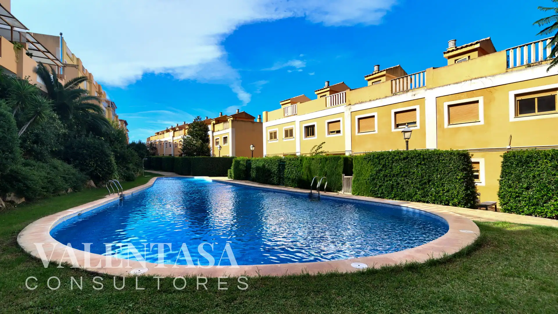 Exterior view of Detached homes for sale in Chiva  with Air Conditioner, Private garden and Terrace