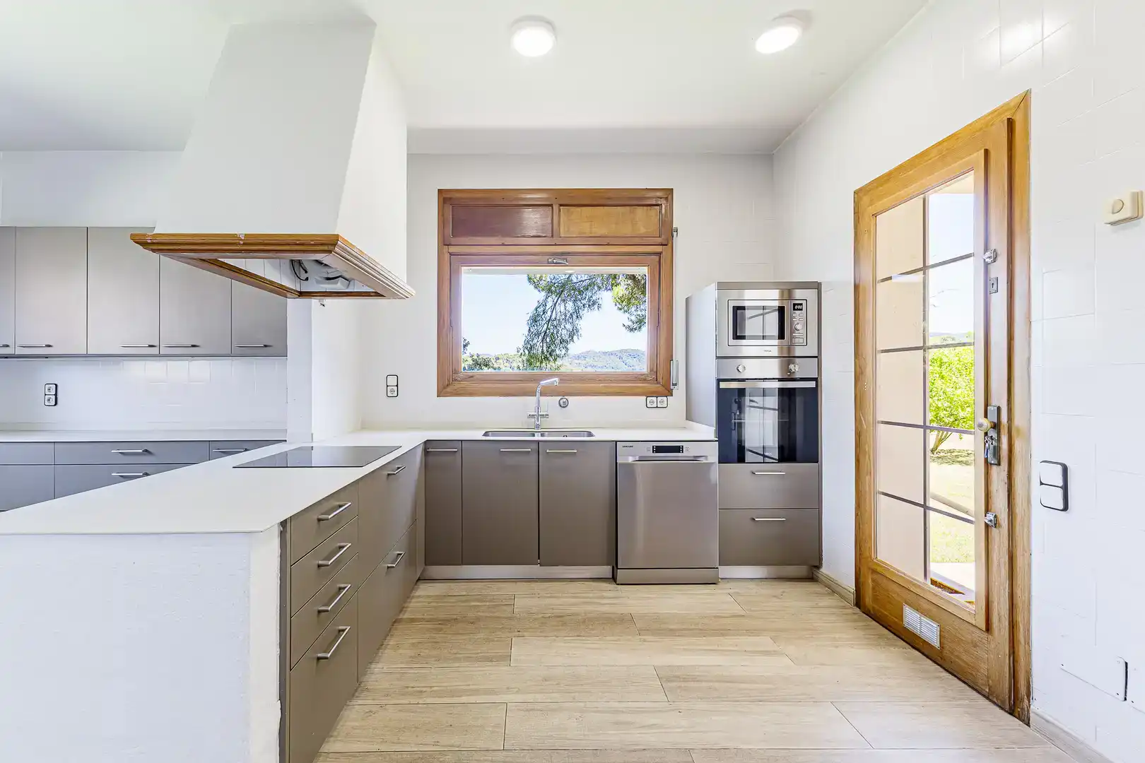 Cocina de Casa o chalet de alquiler en Sant Cugat del Vallès con Aire acondicionado, Jardín privado y Parquet