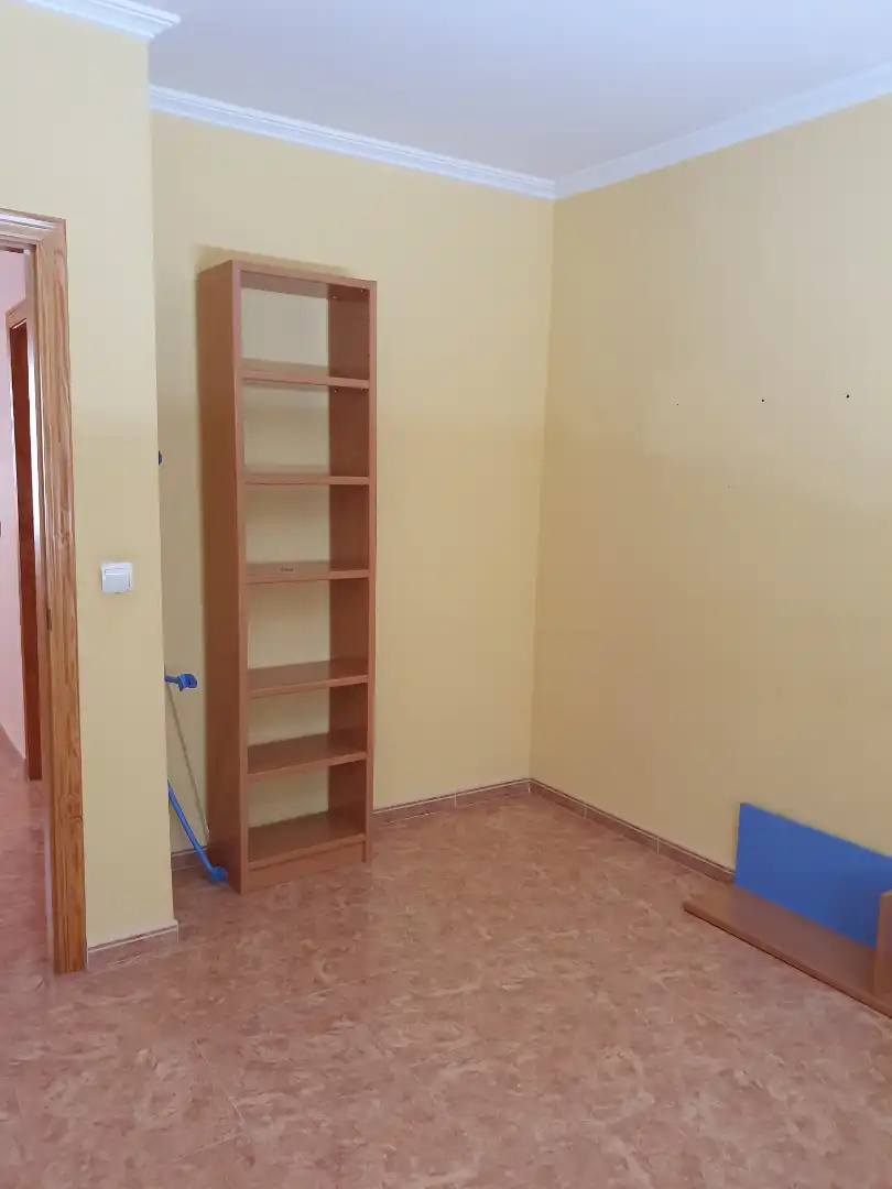Dormitori de Casa o xalet en venda en Baza amb Calefacció, Moblat i Rentadora