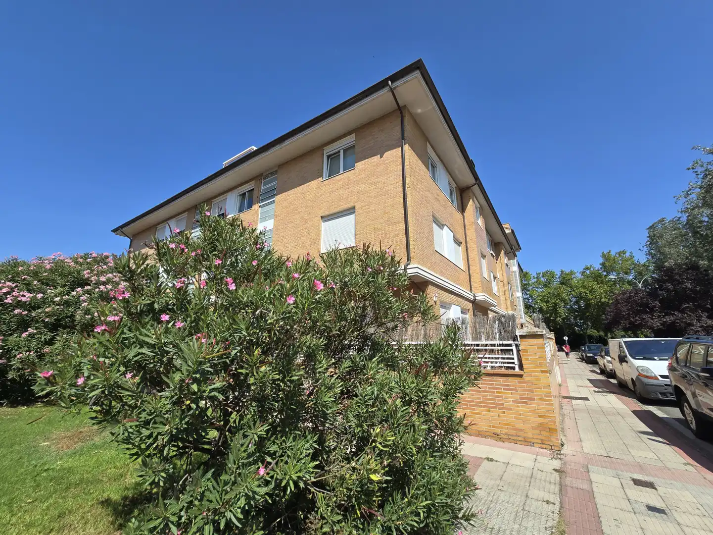 Exterior view of Flat for sale in  Logroño  with Heating, Private garden and Storage room