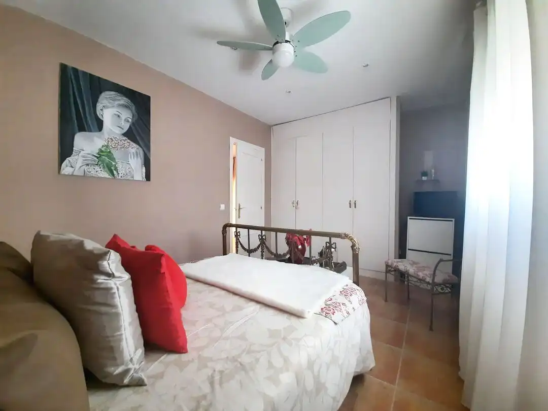 Schlafzimmer von Einfamilien-Reihenhaus zum Verkauf in Escalona mit Klimaanlage, Heizung und Terrasse