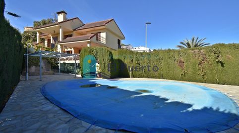 PRECIOSO CHALET CON VISTAS AL MAR EN LA ZONA DE LA CUMBRE. REF. 5154