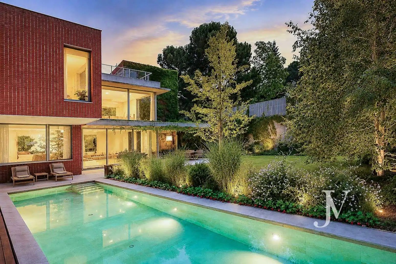 Piscina de Casa o chalet en venta en Madrid con Aire acondicionado, Calefacción y Jardín privado