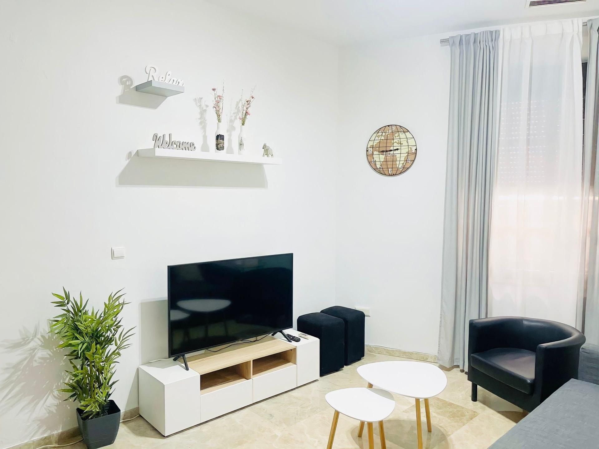 Living room of Flat for sale in  Sevilla Capital