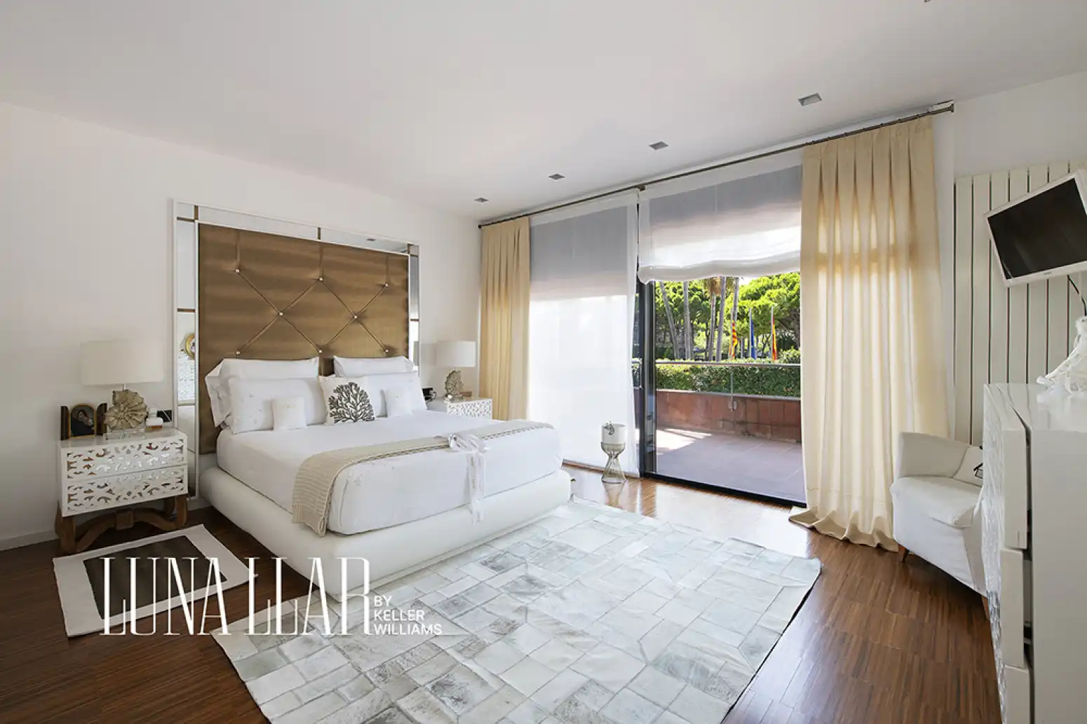 Bedroom of Houses for sale in Castelldefels  with Swimming Pool